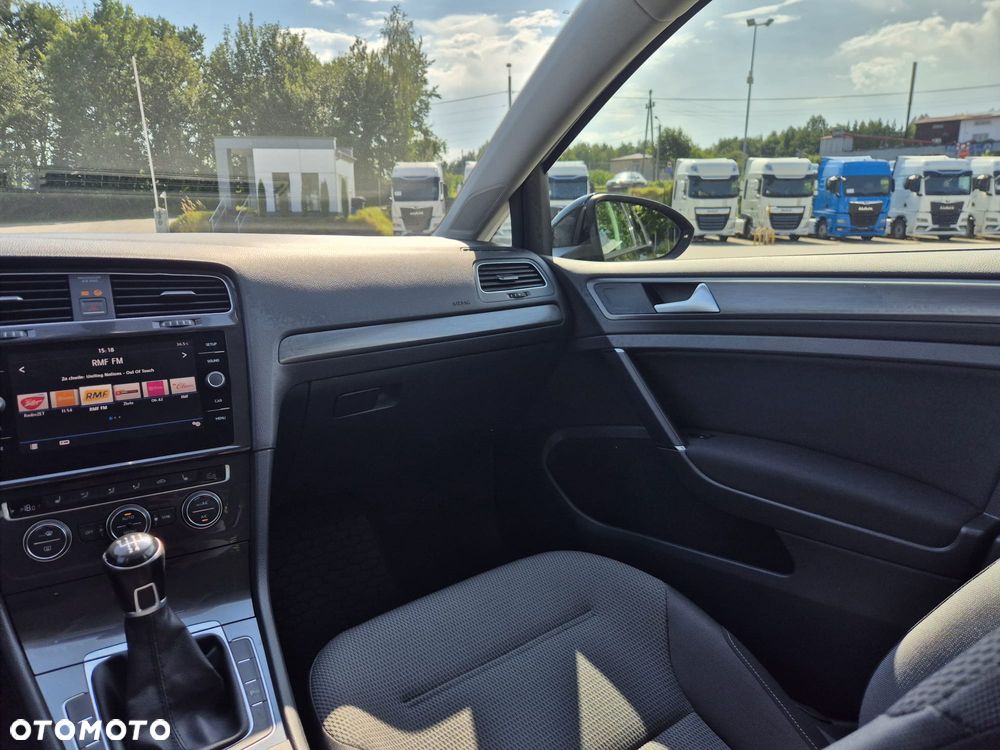 Volkswagen Golf 1.6 TDI BMT Comfortline - 11