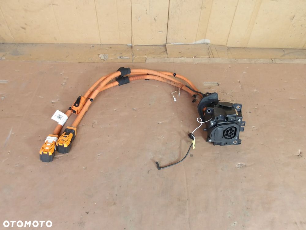 GNIAZDO LADOWANIA AUDI E TRON 4KL971093S - 1