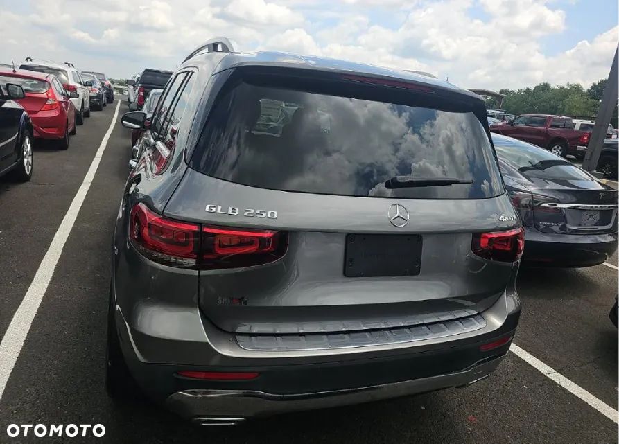 Mercedes-Benz GLB 250 4Matic 8G-DCT AMG Line - 6