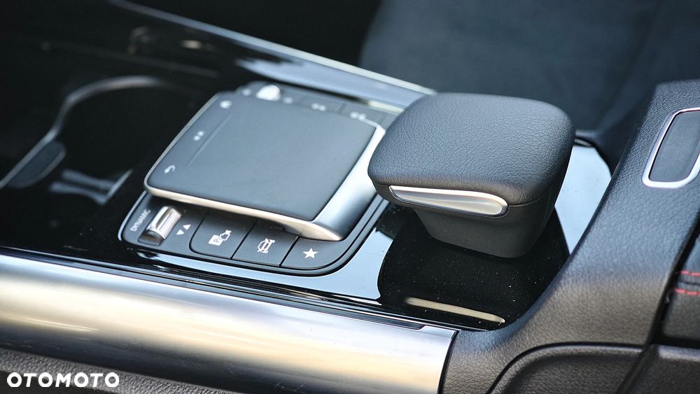 Mercedes-Benz GLA 200 d 8G-DCT AMG Line - 31