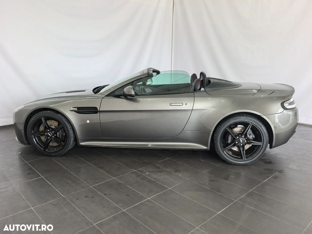 Aston Martin V8 Vantage S - 11