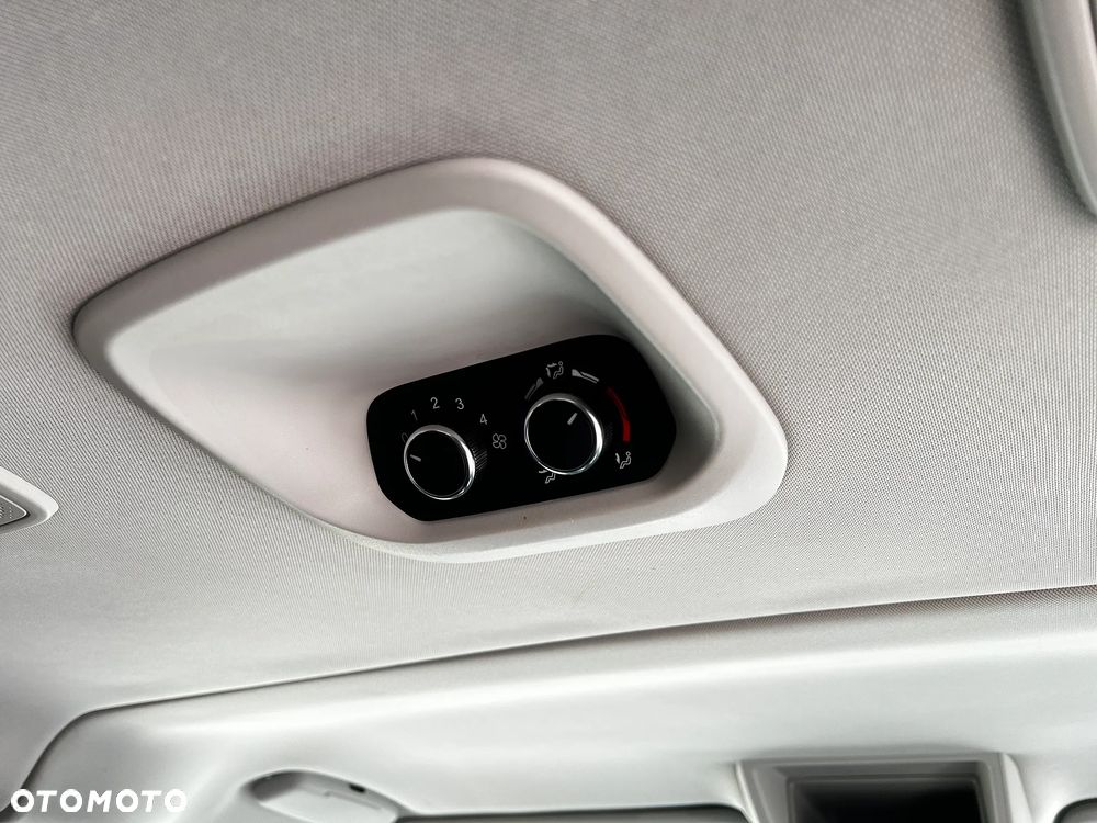 Ford Tourneo Custom 2.0 EcoBlue L1 Titanium SelectShift - 37