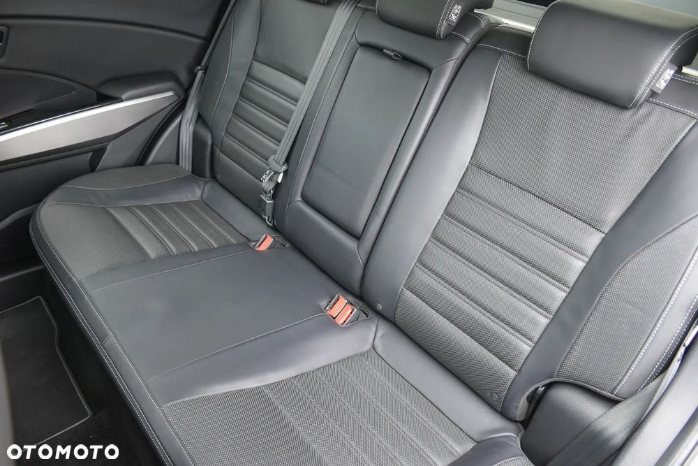 SsangYong/KGM Tivoli e-XGi 160 2WD Start/Stop Sapphire - 38