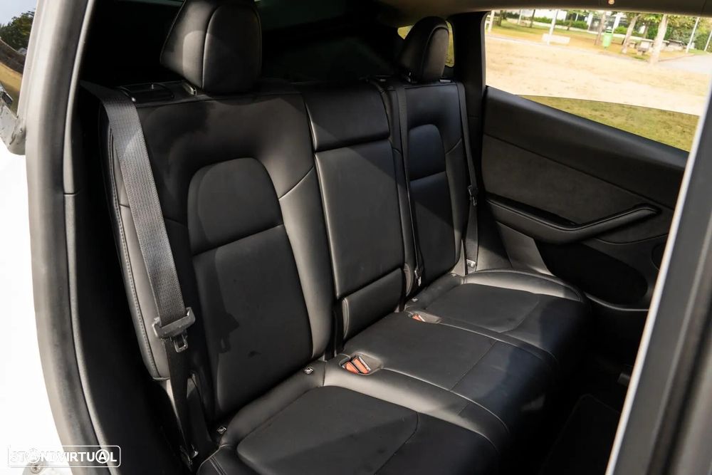 Tesla Model Y Long Range Dual Motor AWD - 23