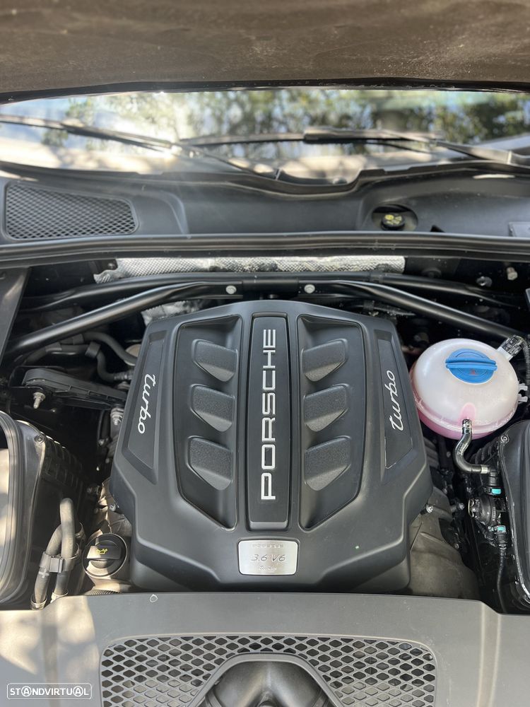 Porsche Macan Turbo - 5