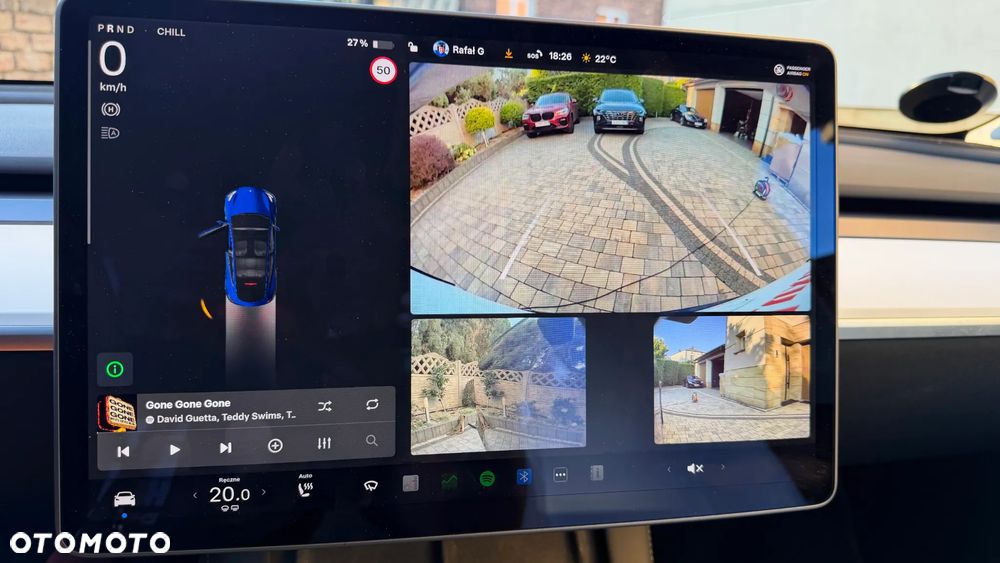 Tesla Model Y Long Range AWD - 27