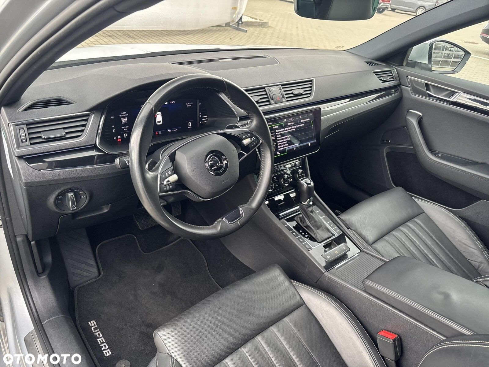 Skoda Superb 2.0 TDI SCR L&K DSG - 9