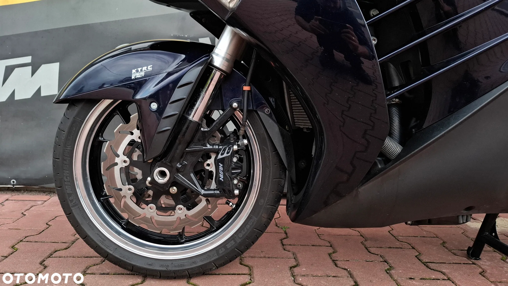 Kawasaki GTR - 13
