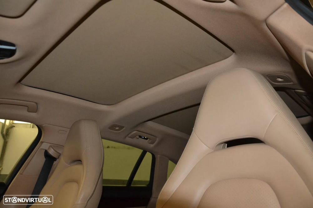Porsche Panamera Sport Turismo 4 E-Hybrid Platinum Edition - 29