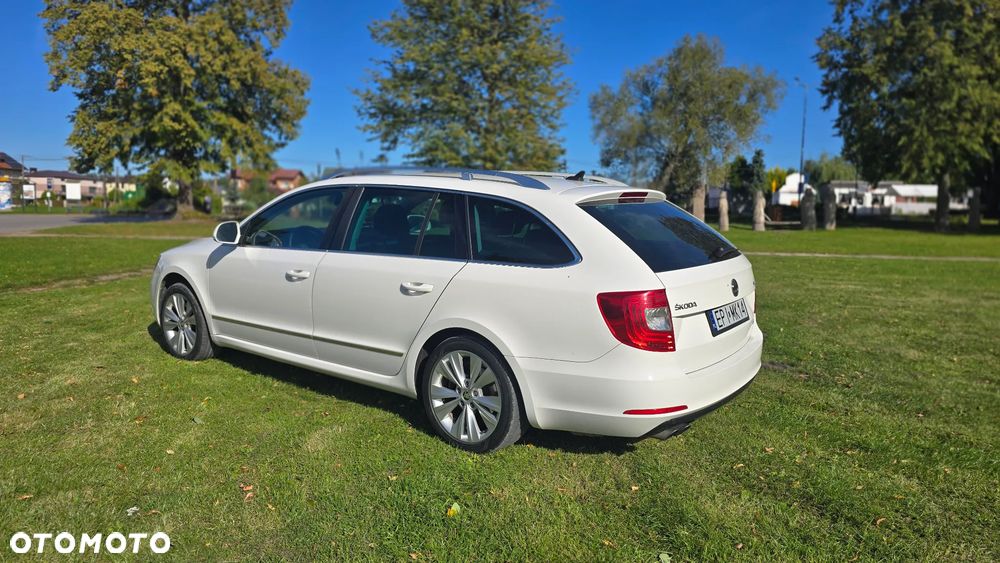 Skoda Superb 2.0 TDI 4x4 Business DSG - 6