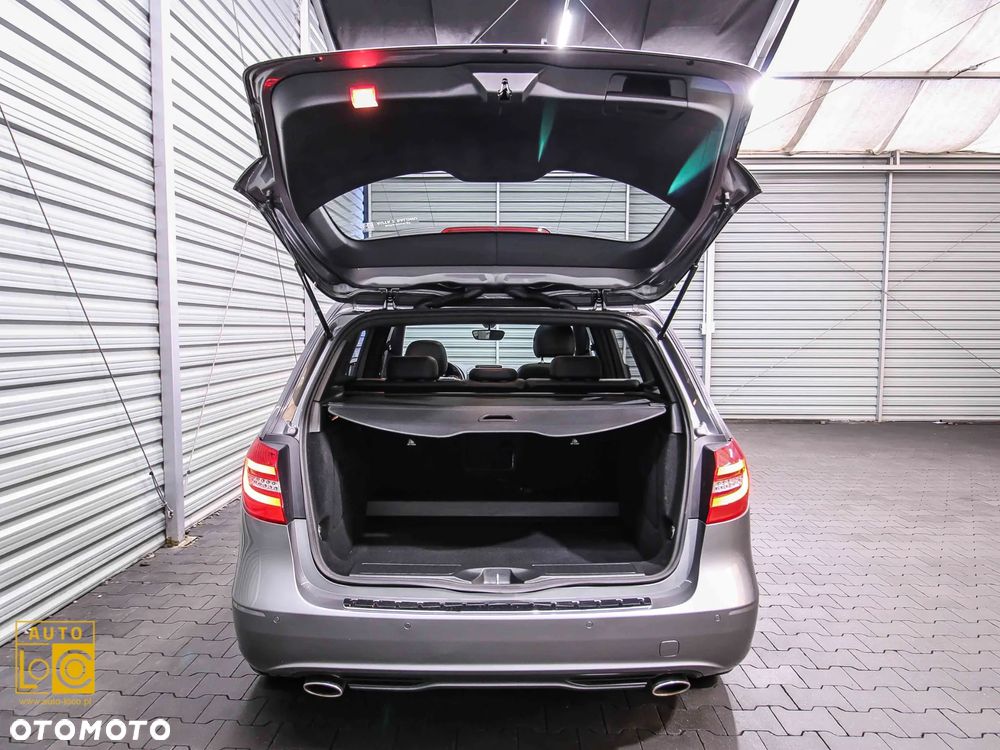 Mercedes-Benz Klasa B 180 d 7G-DCT SCORE - 14