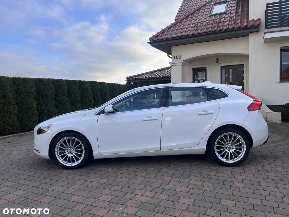 Volvo V40 D2 Momentum - 2