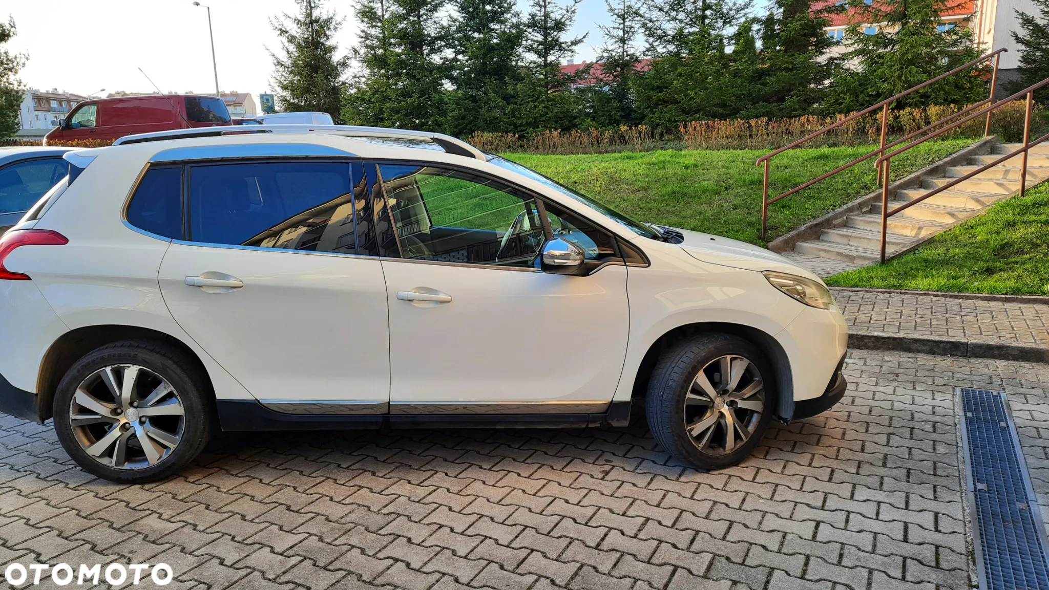 Peugeot 2008 e-HDi FAP 92 STOP & START Allure - 6