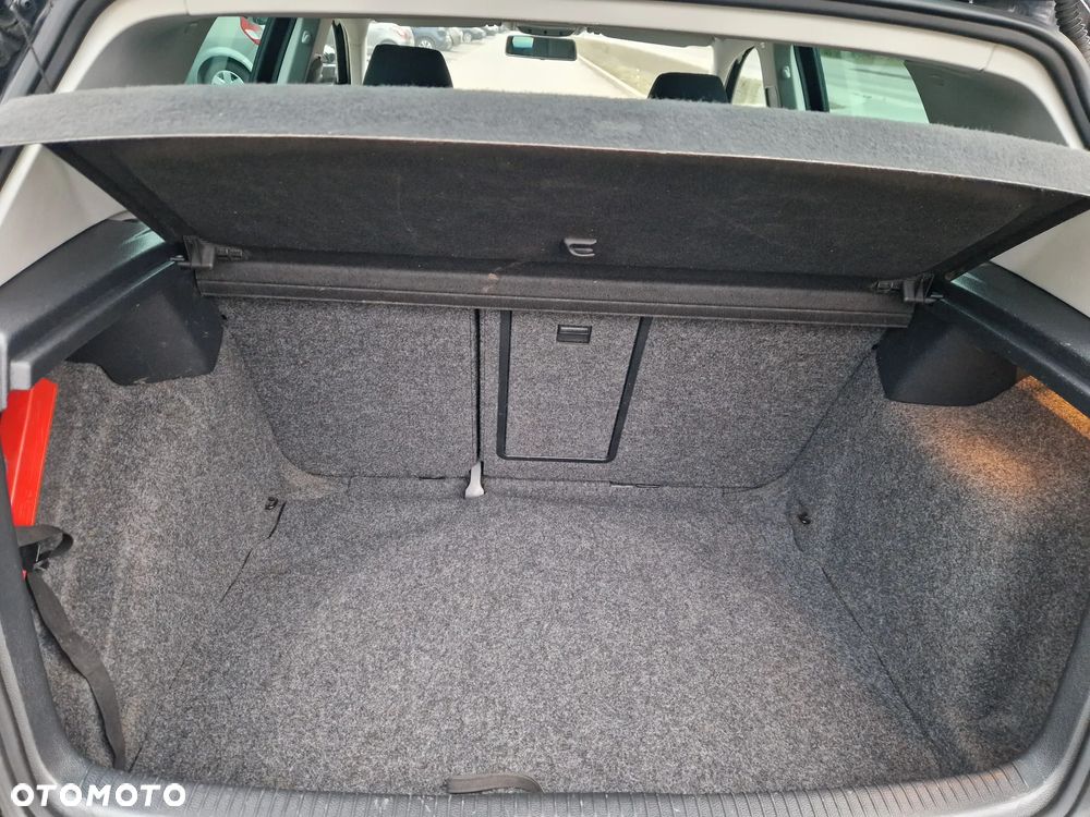 Volkswagen Golf - 33