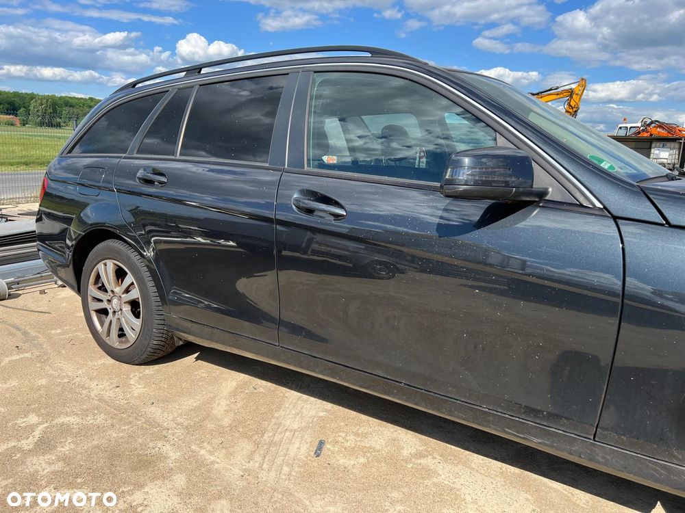Mercedes C-klasa W204 Lift 2012 kombi C200 (183U) części zderzak maska błotnik klapa deska fotele drzwi lampy - 9