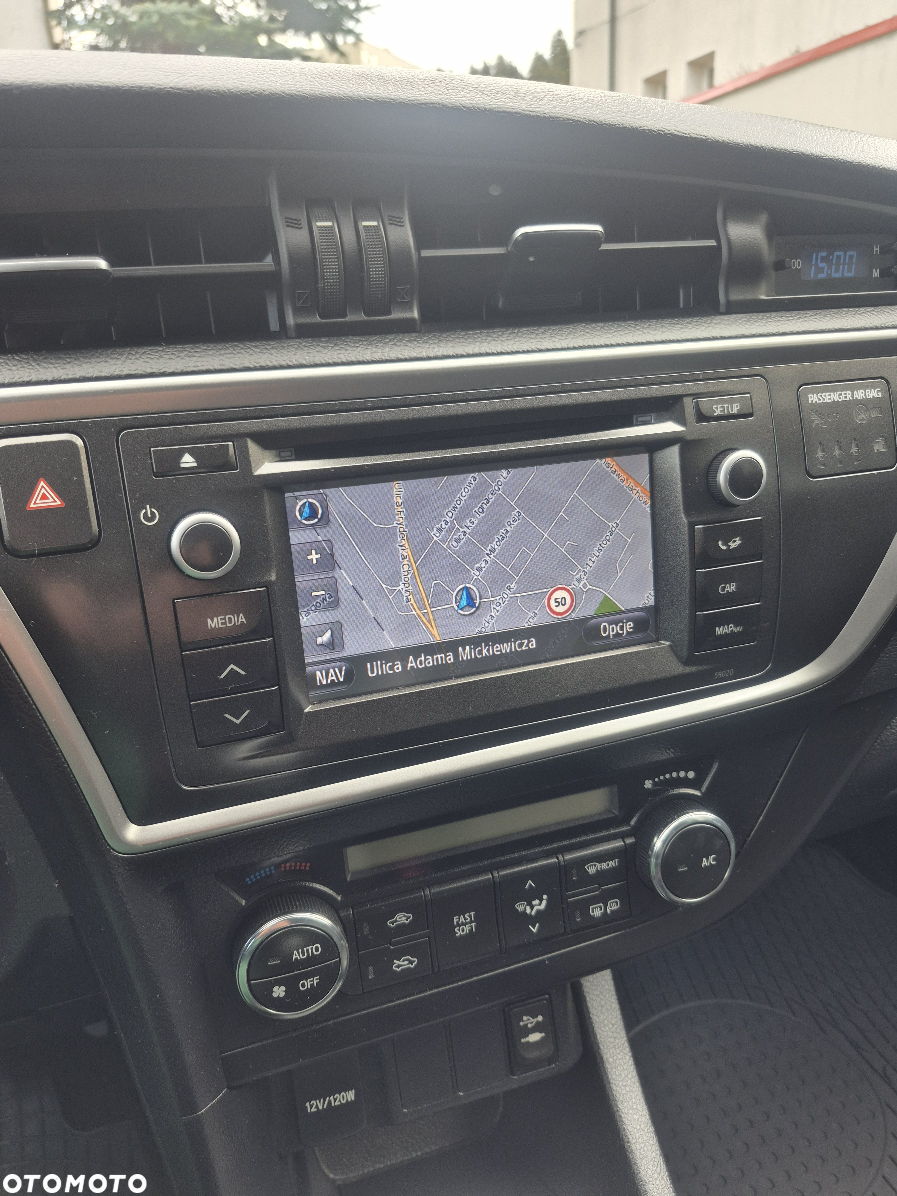 Toyota Auris 1.4 D-4D Premium - 26
