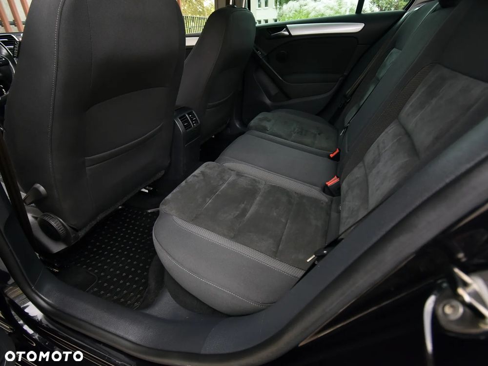 Volkswagen Golf - 29