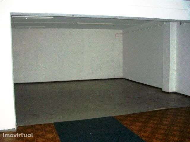 Vendo Garagem/Armazém Junto ao seminario em Leiria - Grande imagem: 5/16
