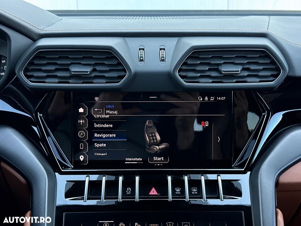 Lamborghini URUS Standard - 23