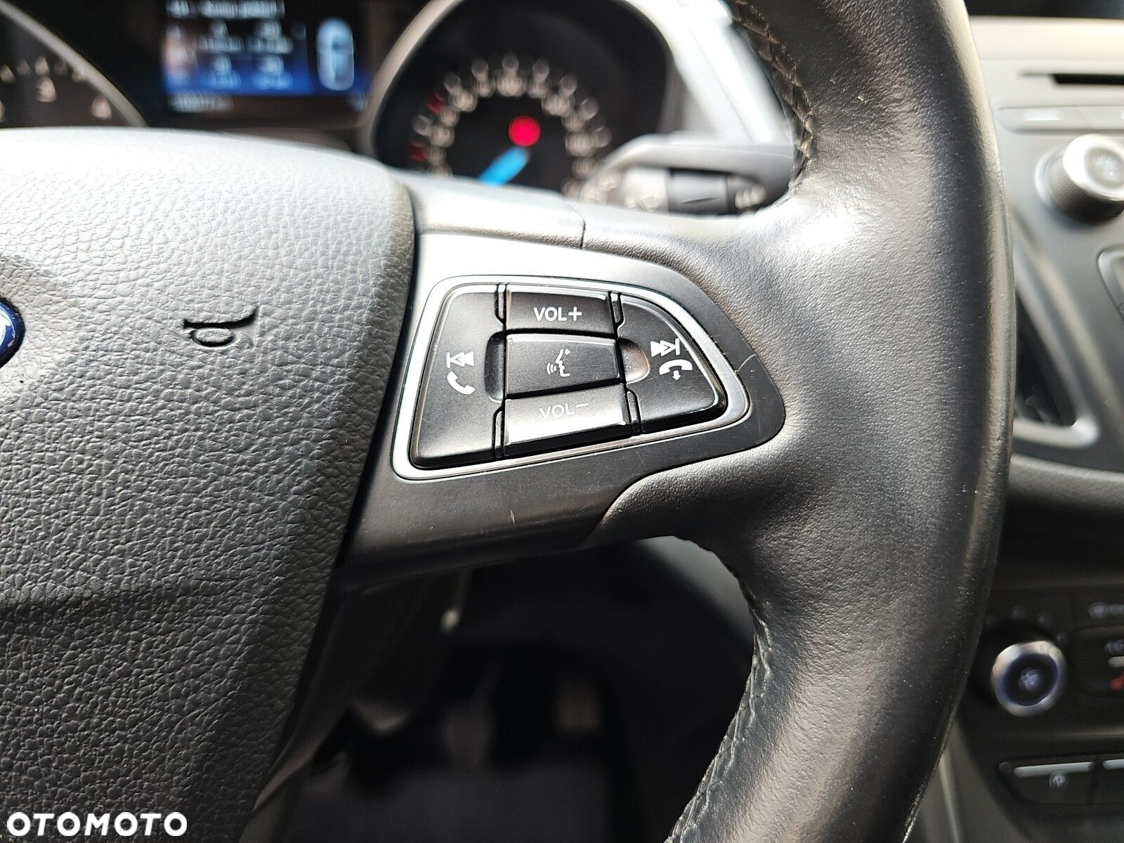 Ford Kuga - 16