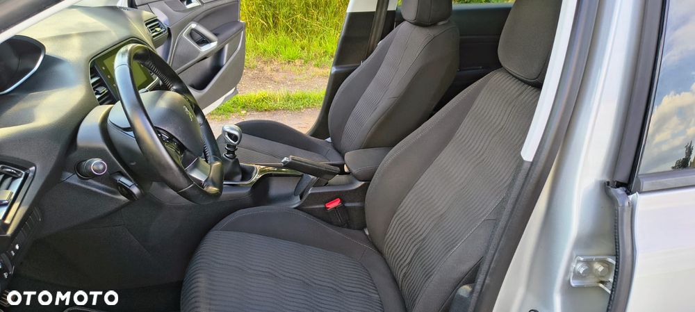 Peugeot 308 - 10