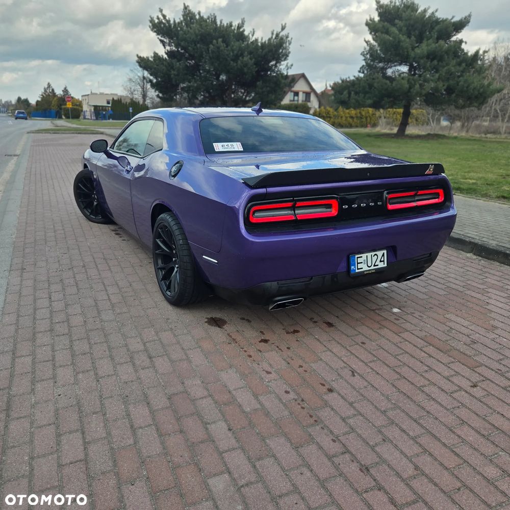 Dodge Challenger 6.4 Scat Pack - 13