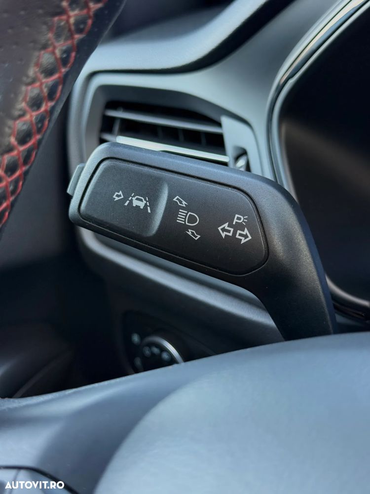 Ford Focus 1.0 EcoBoost MHEV ST-Line - 29