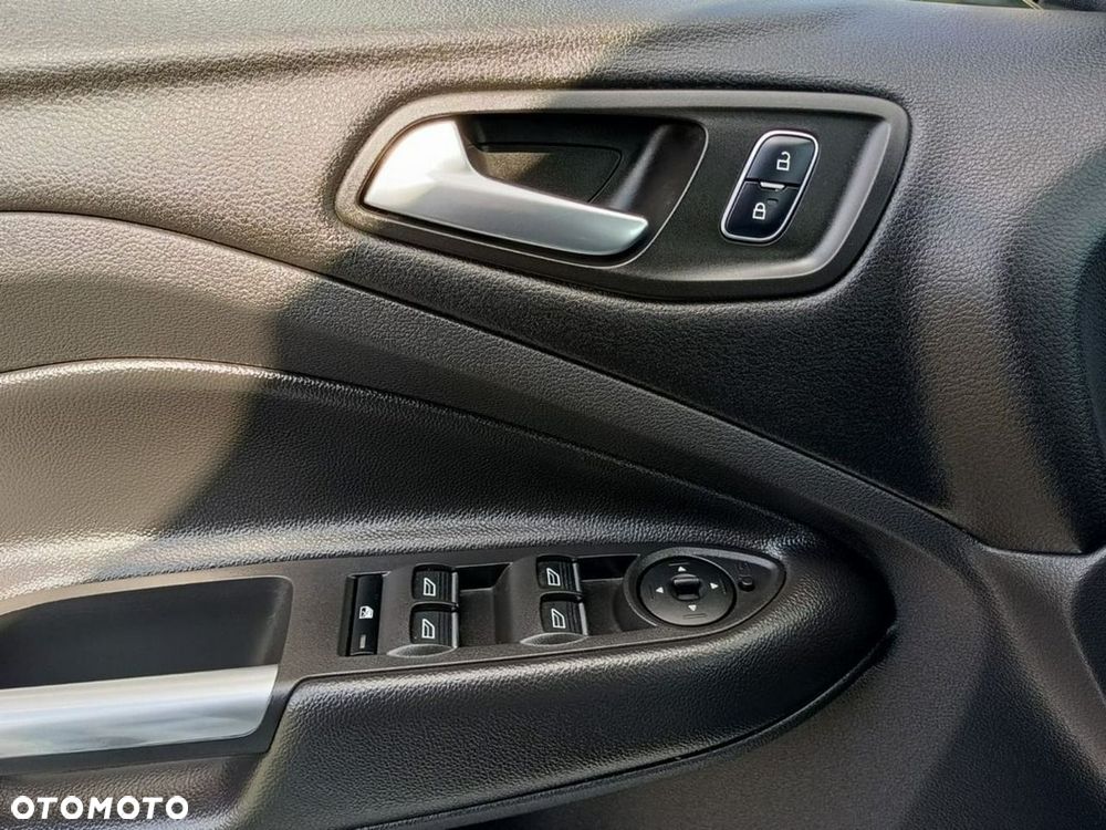 Ford Kuga 2.0 TDCi 4x2 ST-Line - 31