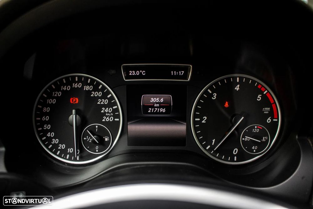 Mercedes-Benz A 180 CDI (BlueEFFICIENCY) - 15