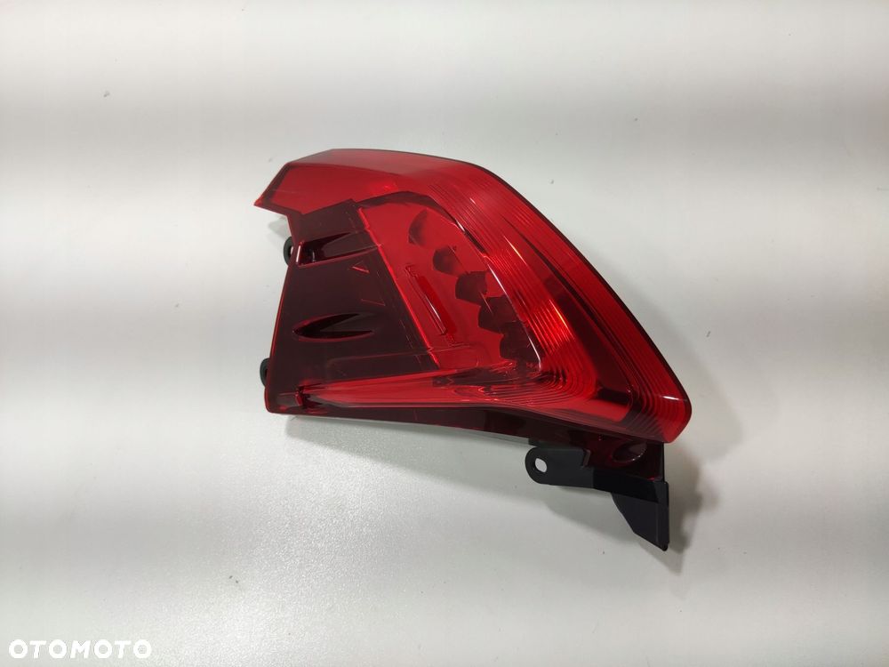 lampa lewa lewy tył tylna peugeot metropolis rs 400 2013-2018 - 2