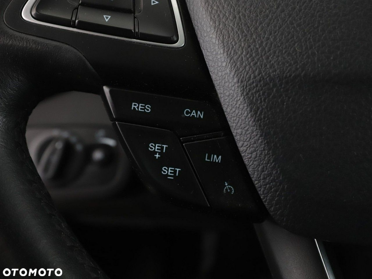 Ford Kuga 2.0 TDCi 2x4 Business Edition - 28