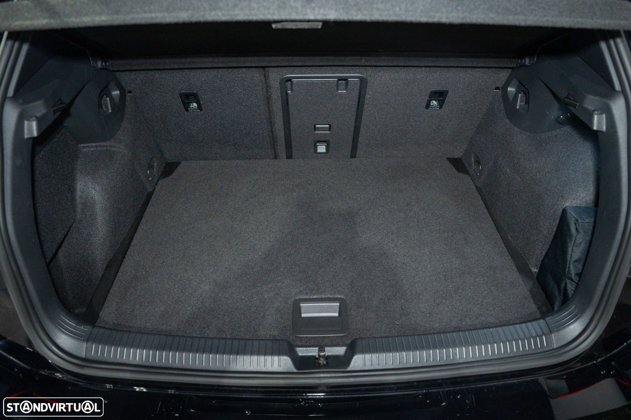 VW Golf 2.0 TSI R DSG - 41