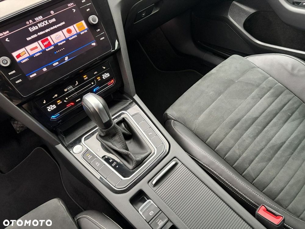 Volkswagen Passat - 24