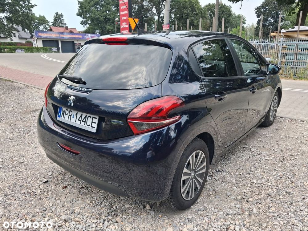 Peugeot 208 - 6