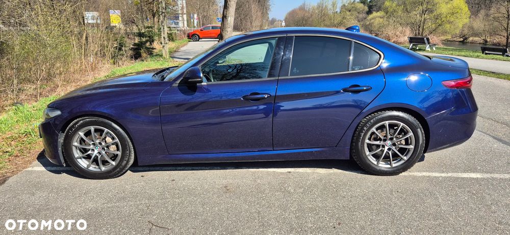 Alfa Romeo Giulia 2.2 AT8 - 6