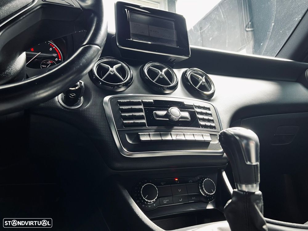 Mercedes-Benz A 180 CDI BE AMG Line - 19