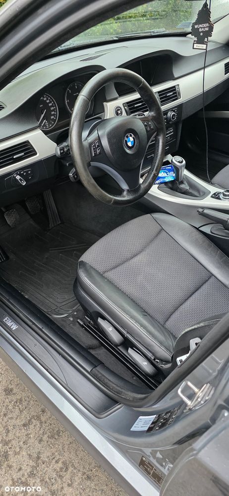 BMW Seria 3 318d - 14