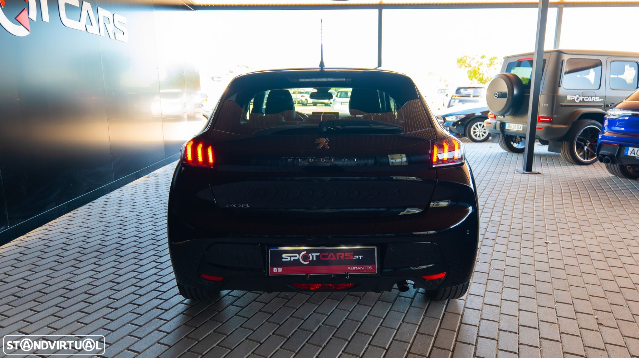 Peugeot 208 1.2 PureTech Allure EAT8 - 8