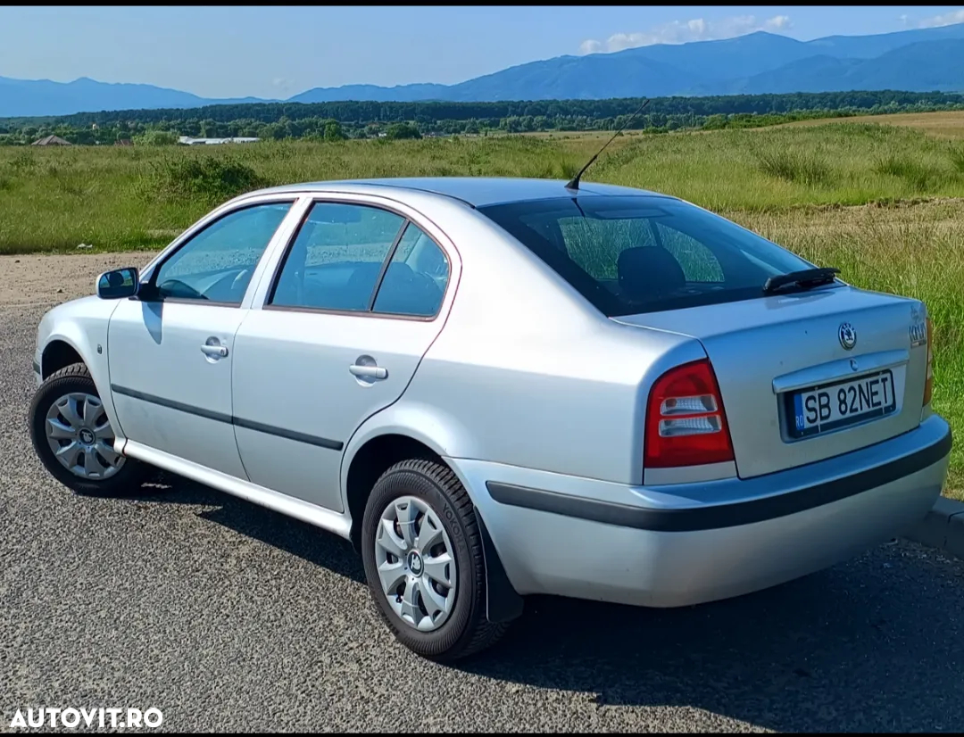 Skoda Octavia 1.6 Ambiente - 3