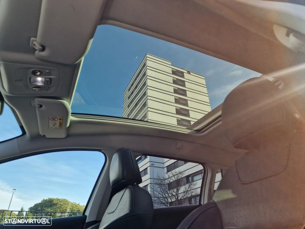 Peugeot 2008 1.2 PureTech Allure - 12