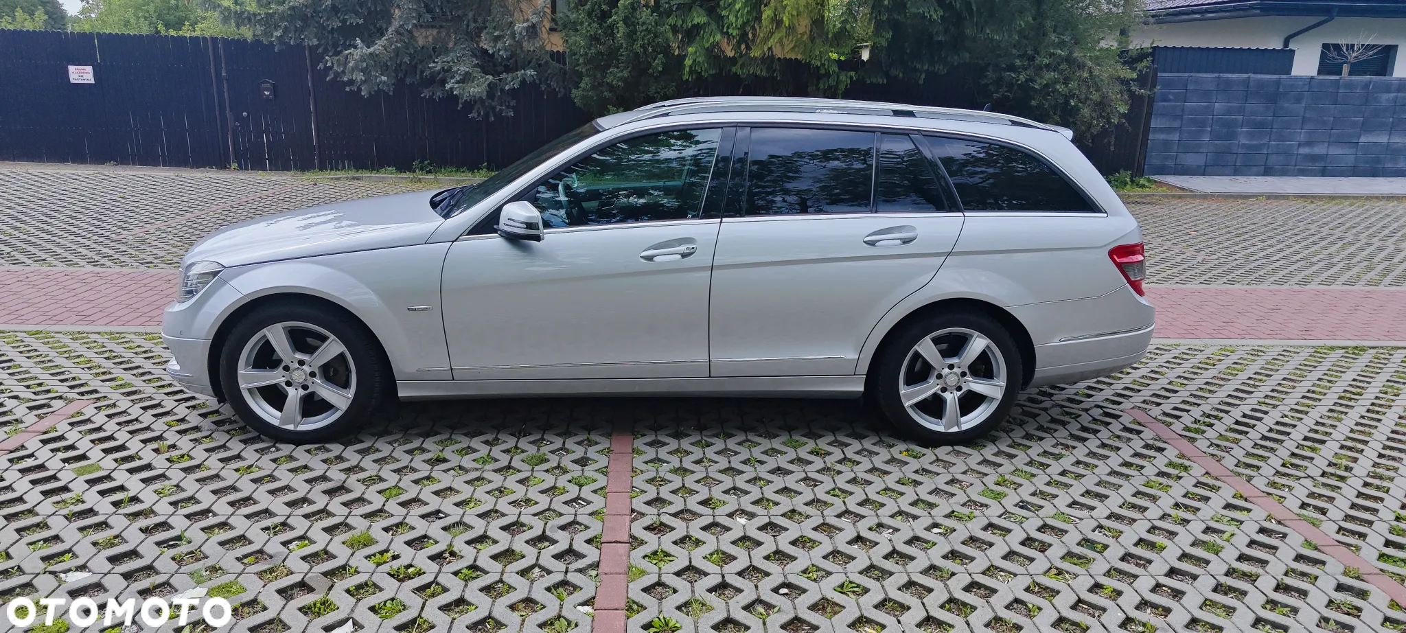 Mercedes-Benz Klasa C 180 T CGI Automatik BlueEFFICIENCY Avantgarde - 4