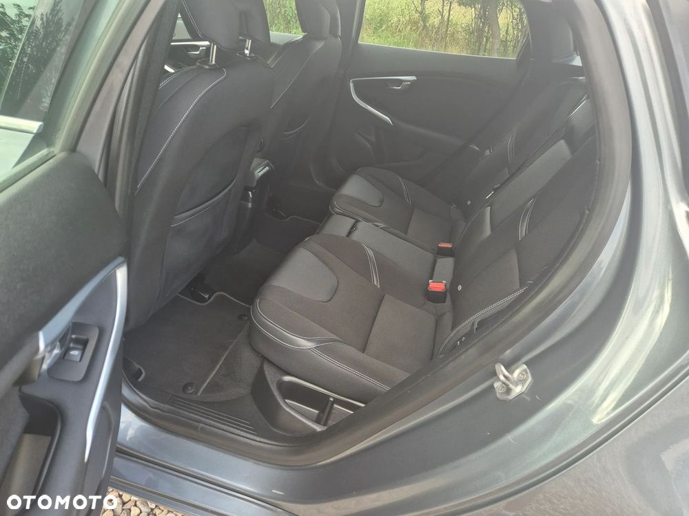 Volvo V40 D4 Summum - 16