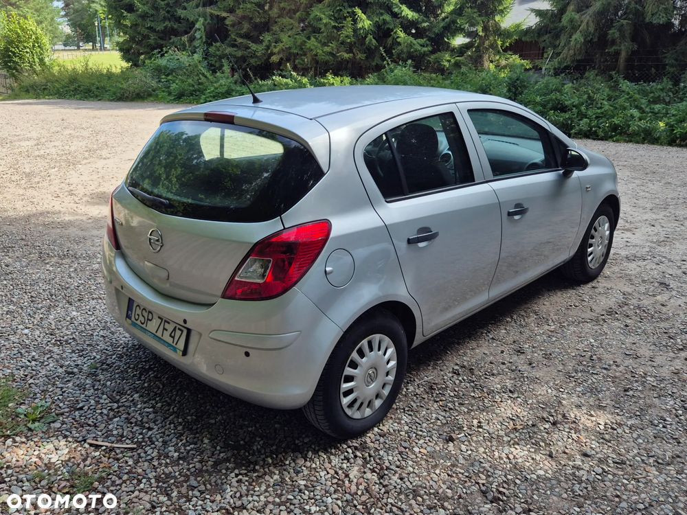 Opel Corsa 1.2 16V Essentia - 4