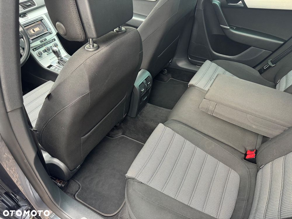 Volkswagen Passat Alltrack - 14