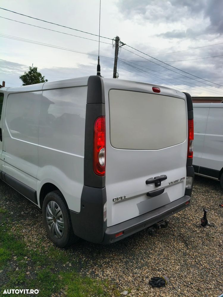 Opel Vivaro - 11