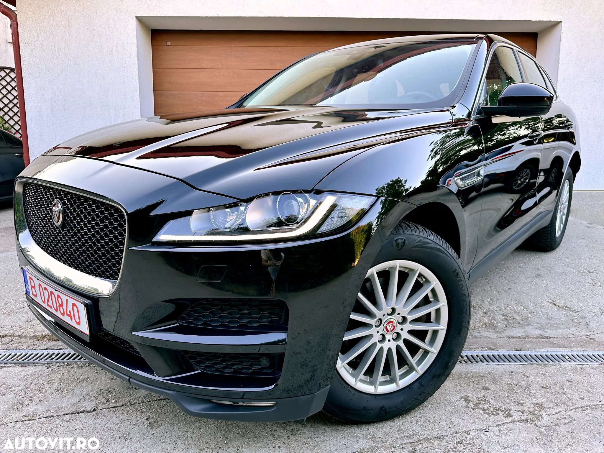 Jaguar F-Pace 20d AWD Aut. Prestige - 24