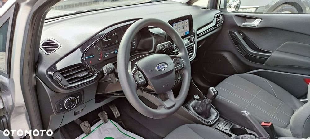 Ford Fiesta - 32