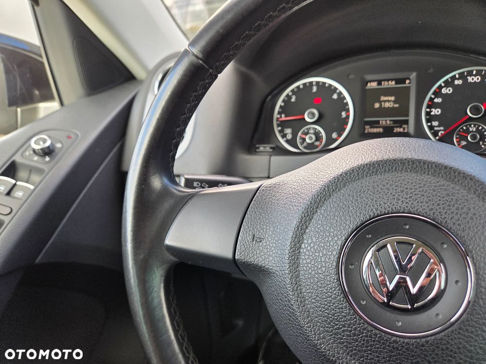 Volkswagen Tiguan 2.0 TDI DPF 4Motion BlueMotion Technology DSG Lounge Sport & Style - 25