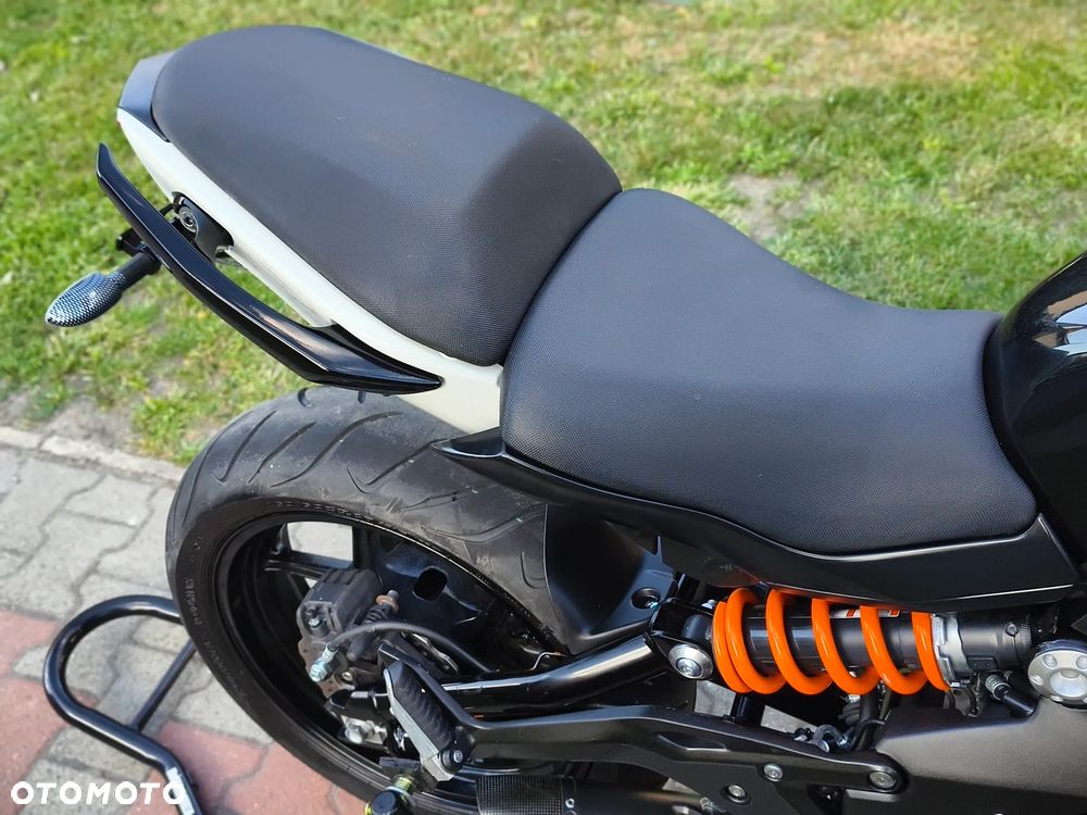 Kawasaki ER - 7