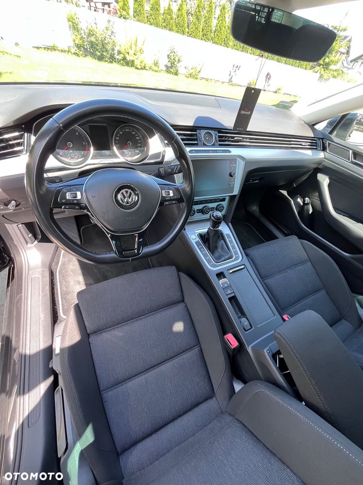 Volkswagen Passat 2.0 TDI BMT Comfortline - 16
